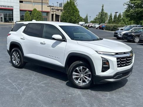Used 2025 Chevrolet Equinox LT AWD/4WD image 2
