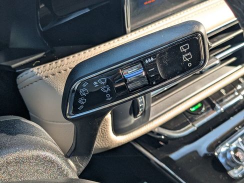 Used 2025 Lincoln Corsair Reserve w/ Jet Appearance Package image 25