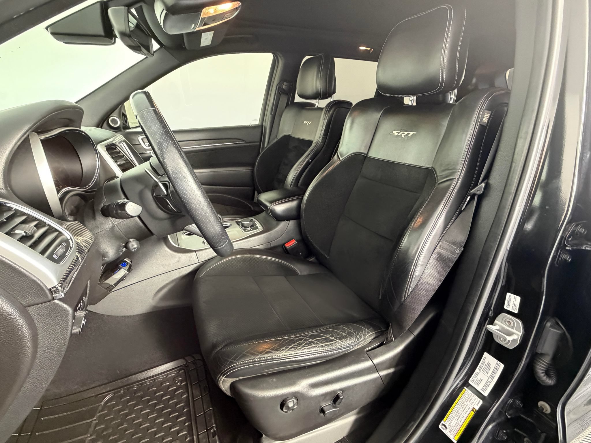 Used 2014 Jeep Grand Cherokee SRT8 w/ Luxury Group II AWD/4WD image 29