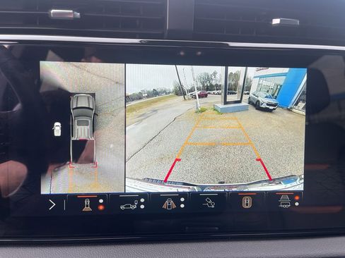 Used 2024 GMC Sierra 1500 AT4 w/ Technology Package image 25