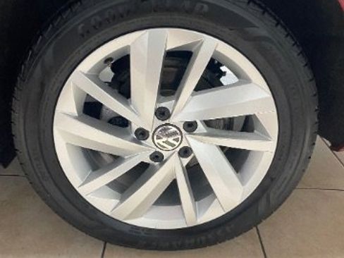 Used 2018 Volkswagen Passat 2.0T SE FWD image 26