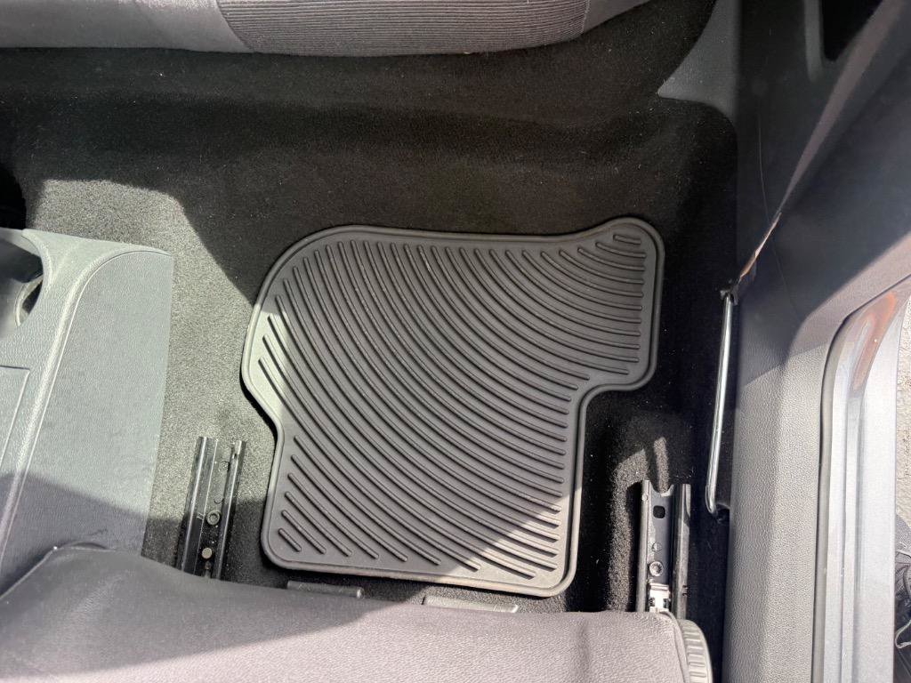 Used 2008 Volkswagen Rabbit S FWD image 16