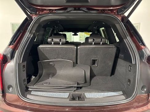 Used 2023 Cadillac XT6 Premium Luxury image 13