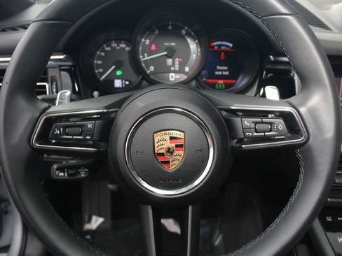 Certified 2025 Porsche Macan image 19