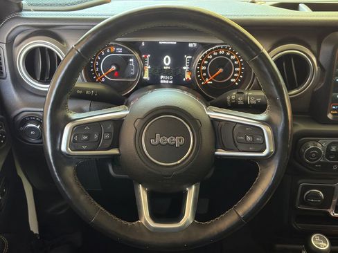 Used 2018 Jeep Wrangler Unlimited Sahara w/ Dual Top Group AWD/4WD image 4