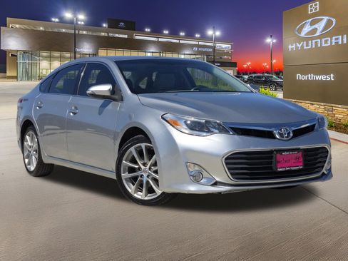 Used 2015 Toyota Avalon XLE Touring image 3