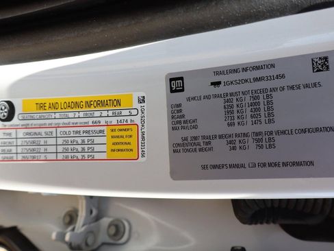 Used 2021 GMC Yukon Denali w/ LPO, Illumination Package AWD/4WD image 30
