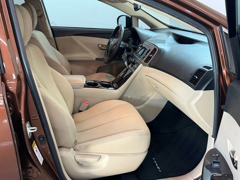 Used 2011 Toyota Venza image 17