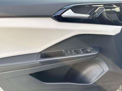 New 2026 Volkswagen Taos S image 16