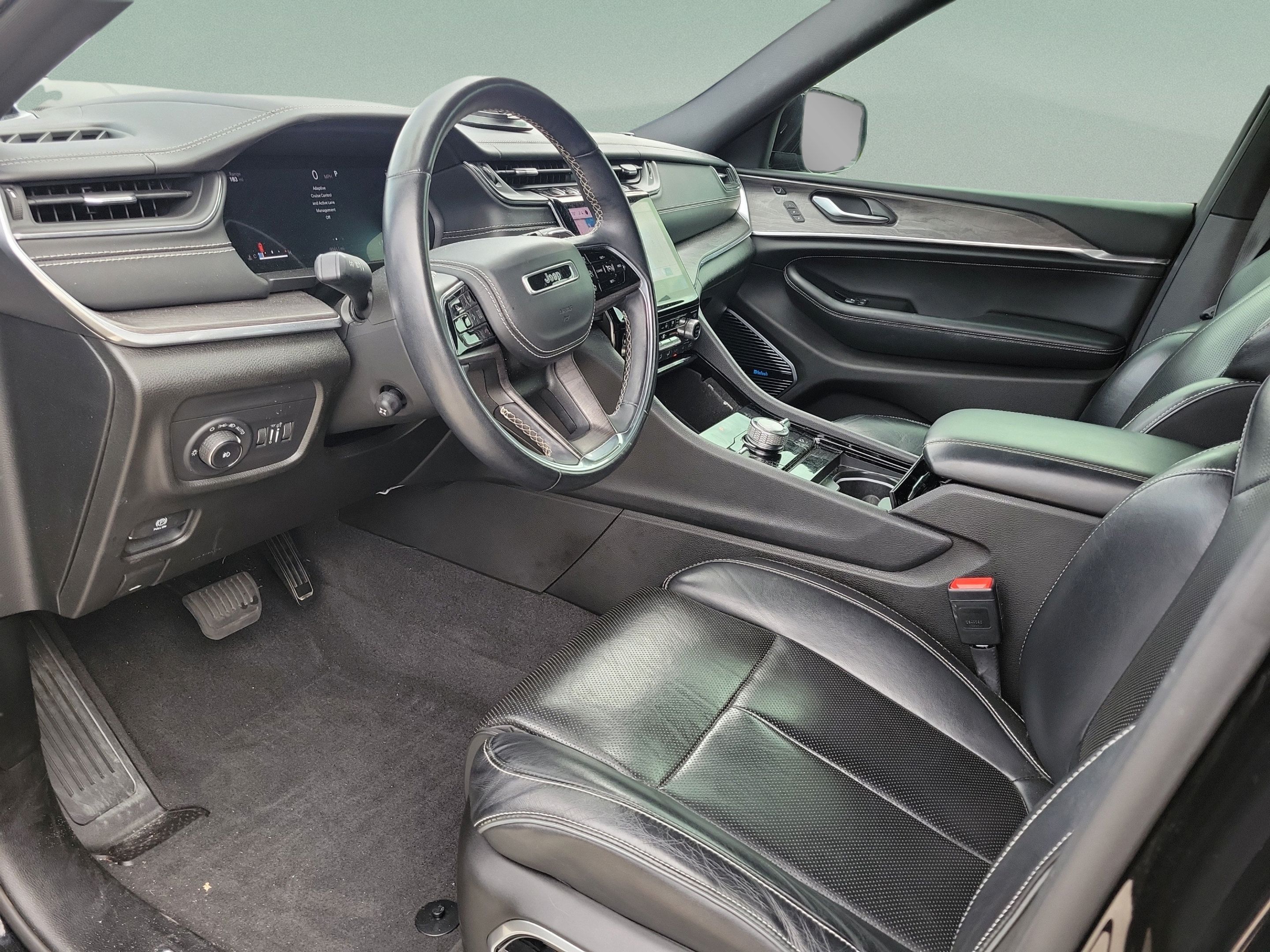Used 2021 Jeep Grand Cherokee L Overland w/ Luxury Tech Group IV AWD/4WD image 13