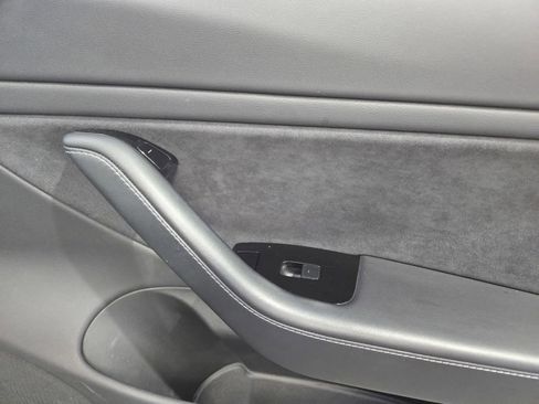 Used 2018 Tesla Model 3 Long Range image 6