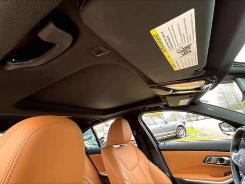 Used 2022 BMW 330e w/ M Sport Package image 11