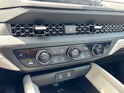 Certified 2023 Honda Accord EX image 17