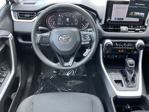 Used 2024 Toyota RAV4 LE image 22