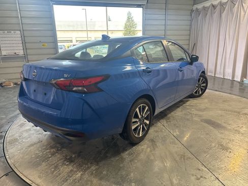 Used 2023 Nissan Versa SV image 5