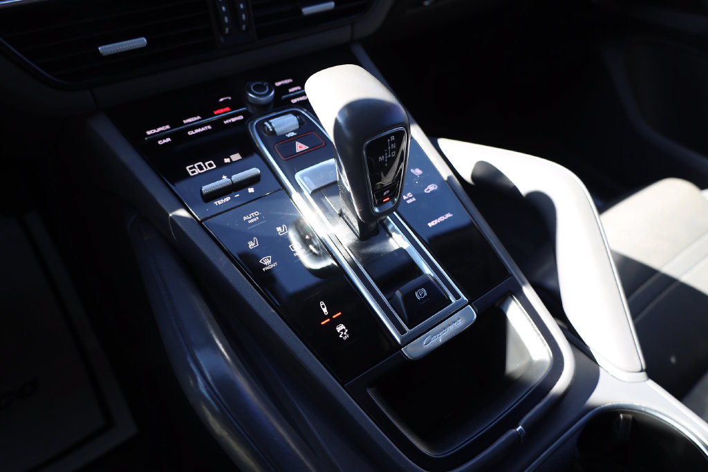 Used 2020 Porsche Cayenne E-Hybrid AWD/4WD image 16