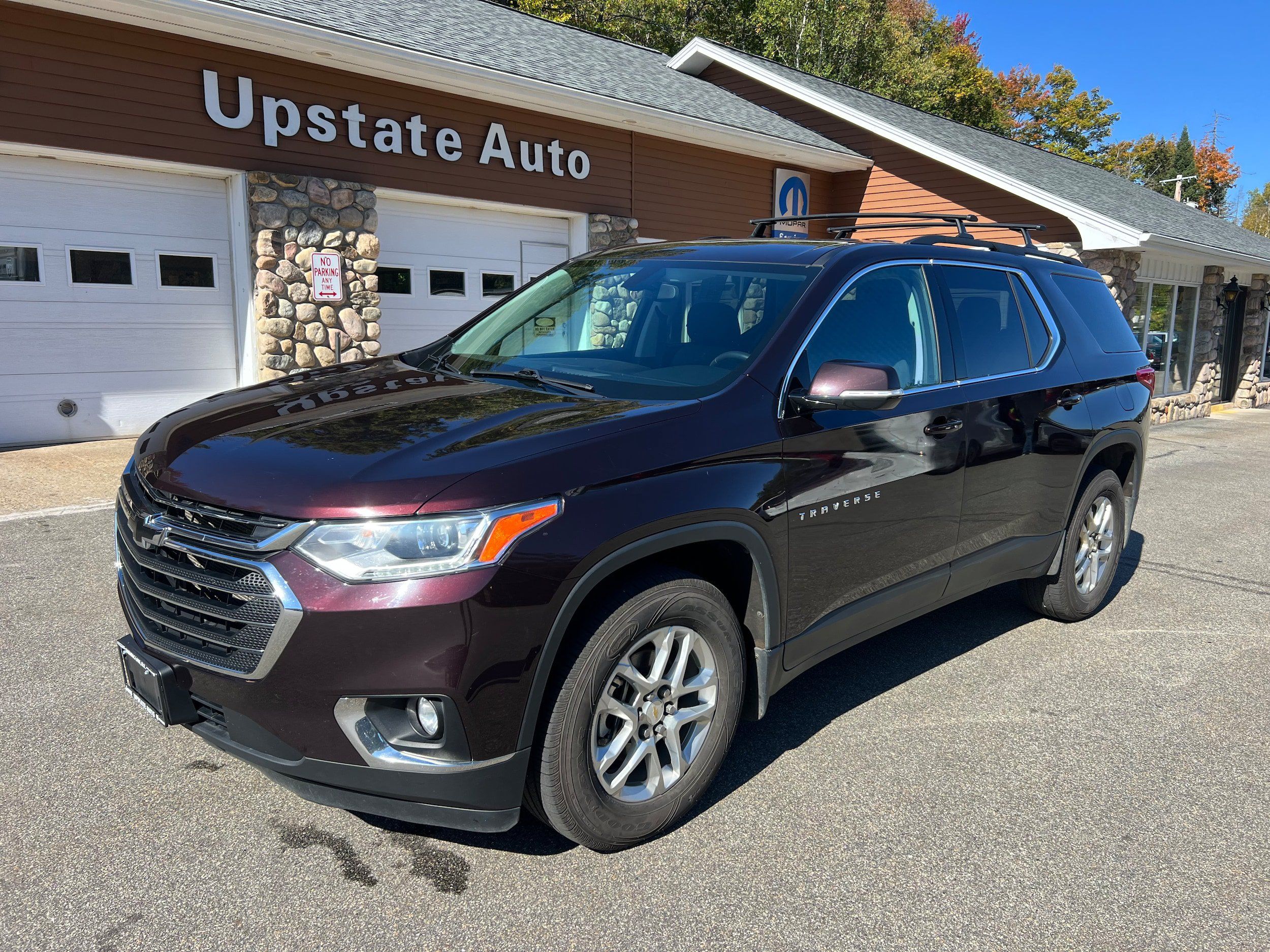 Used 2020 Chevrolet Traverse LT w/ LPO, Floor Liner Package AWD/4WD image 1