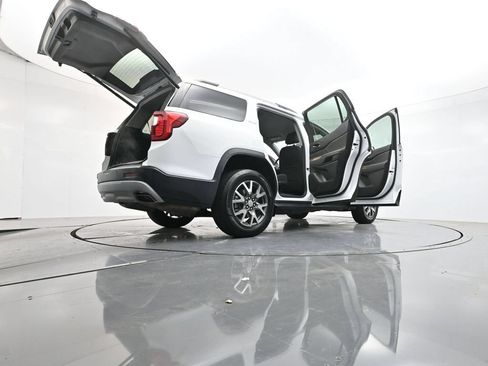 Used 2023 GMC Acadia SLE w/ Driver Convenience Package FWD image 55