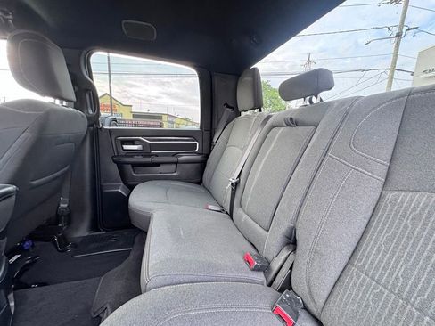Used 2024 RAM 2500 Big Horn w/ Night Edition AWD/4WD image 17