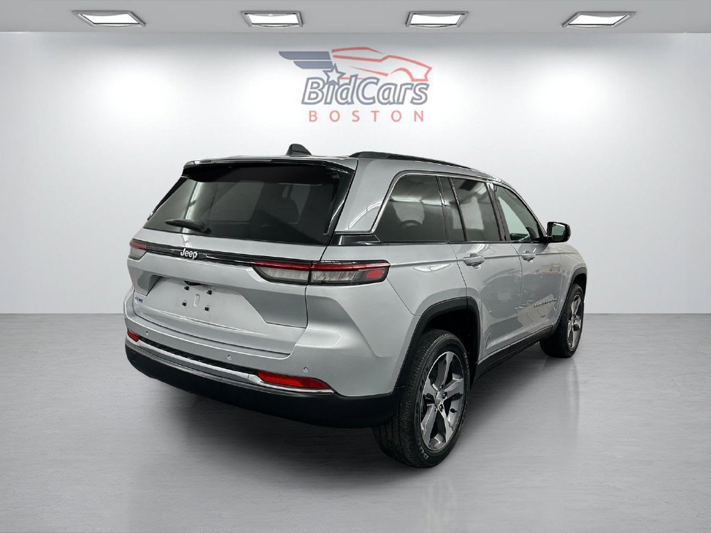 Used 2024 Jeep Grand Cherokee Limited 4xe w/ Trailer Tow Package AWD/4WD image 4