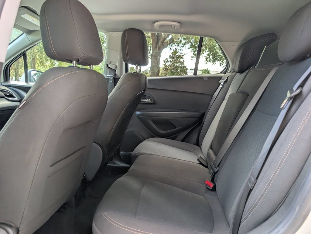 Used 2021 Chevrolet Trax LS w/ Tint and Cruise Package AWD/4WD image 17