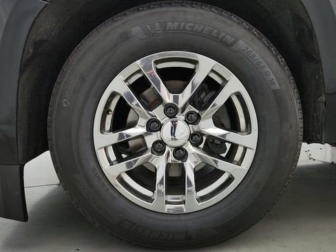 Used 2018 Chevrolet Tahoe LS AWD/4WD image 28