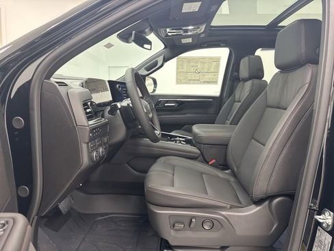 New 2026 Chevrolet Suburban RST w/ RST Capability Package AWD/4WD image 25