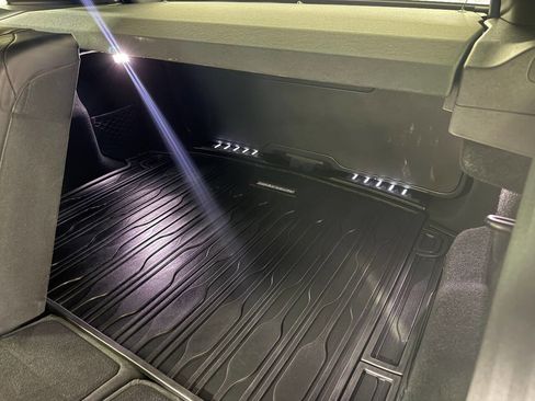 Used 2020 Land Rover Range Rover Evoque First Edition image 75