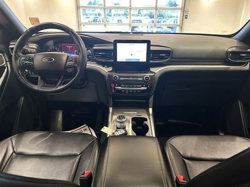 Used 2020 Ford Explorer XLT w/ Equipment Group 202A AWD/4WD image 10