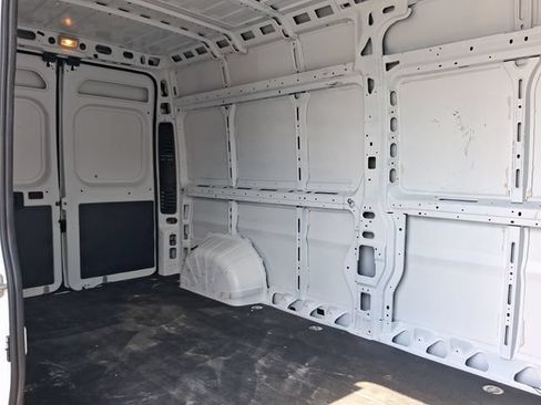 Used 2023 RAM ProMaster 2500 FWD image 8