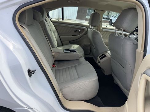 Used 2018 Ford Taurus SE FWD image 18