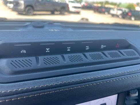 Used 2025 Ford Bronco Badlands AWD/4WD image 31