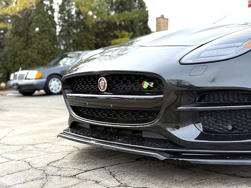 Used 2018 Jaguar F-TYPE R image 18