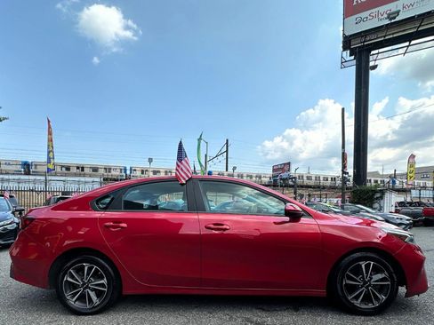 Used 2024 Kia Forte LXS FWD image 3