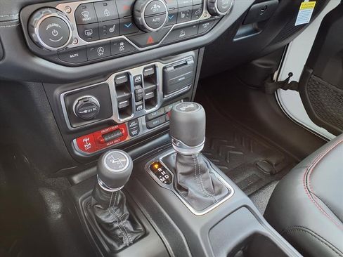 New 2026 Jeep Wrangler Unlimited Rubicon w/ Steel Bumper Group image 15