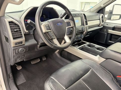 Used 2020 Ford F250 Lariat w/ Lariat Ultimate Package AWD/4WD image 4