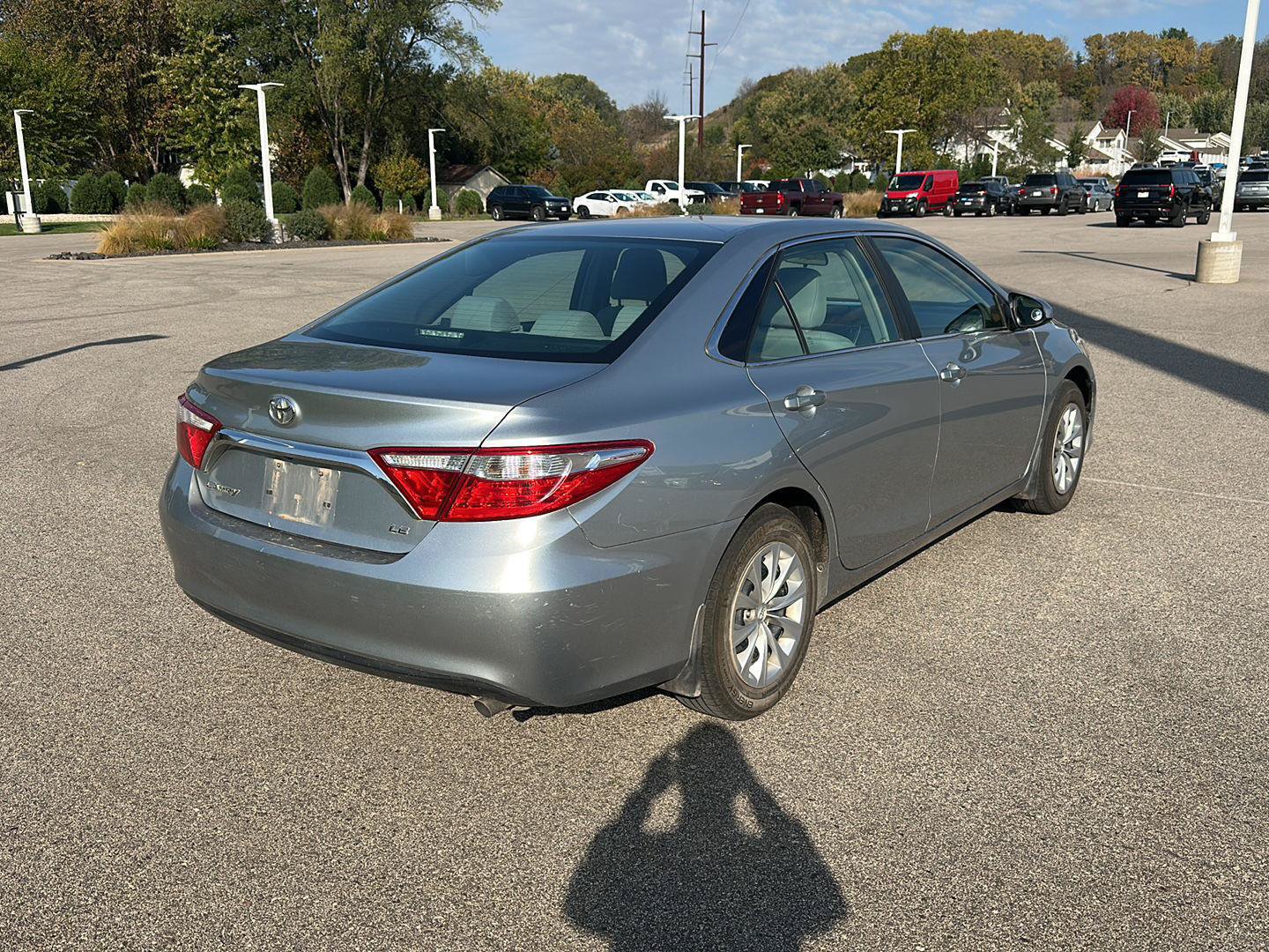 Used 2015 Toyota Camry LE FWD image 3