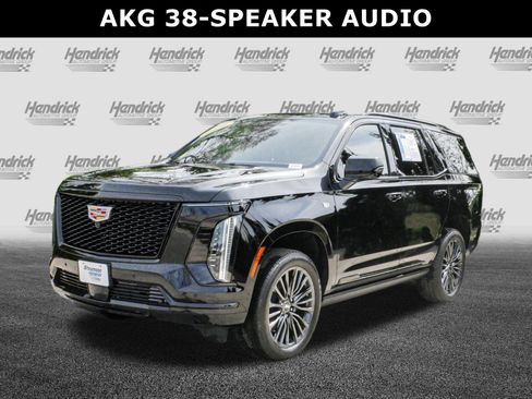 Used 2026 Cadillac Escalade Platinum Sport w/ LPO, Floor Liner Package AWD/4WD image 5
