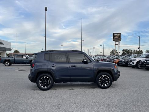 Used 2023 Jeep Renegade Latitude image 8