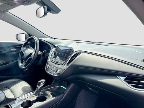 Used 2021 Chevrolet Malibu LT w/ Leather Package FWD image 25