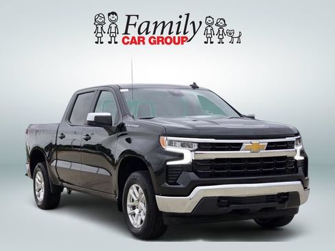 Used 2024 Chevrolet Silverado 1500 LT AWD/4WD image 2