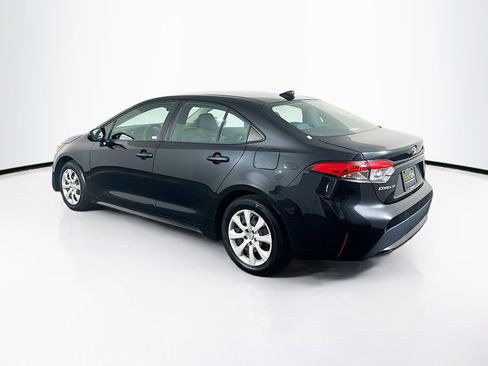 Used 2021 Toyota Corolla LE image 5