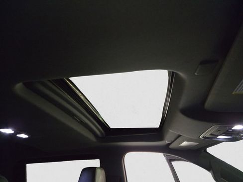 Used 2019 GMC Sierra 1500 SLT w/ SLT Premium Plus Package image 18