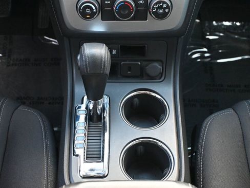 Used 2016 GMC Acadia SLE image 13