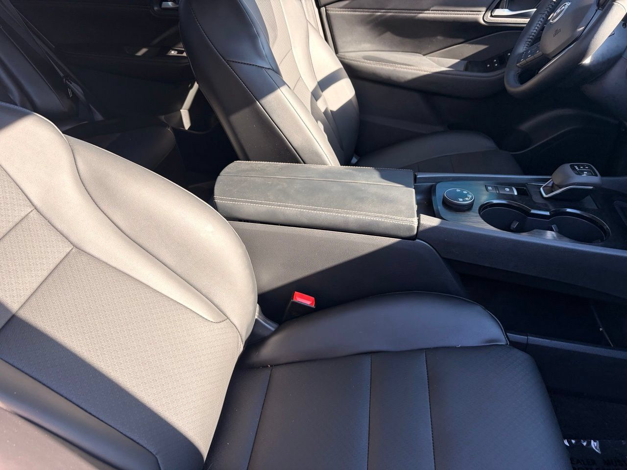 Certified 2026 Nissan Rogue SV w/ SV Premium Package AWD/4WD image 11