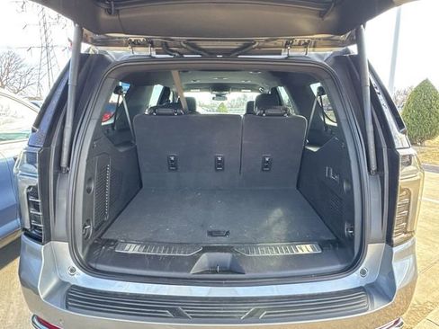 Used 2025 Chevrolet Suburban Premier image 26