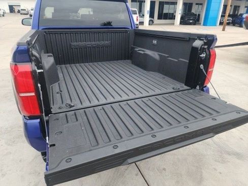 Used 2025 Toyota Tacoma TRD Off-Road image 51