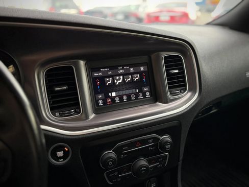 Used 2020 Dodge Charger SXT image 16