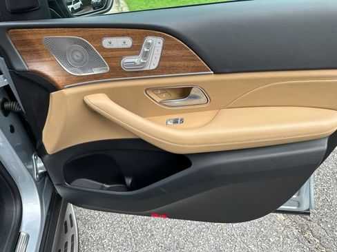Used 2025 Mercedes-Benz GLS 450 4MATIC image 20