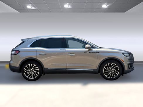 Used 2019 Lincoln Nautilus Reserve FWD image 8